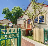 Bright 3-bedroom apartment - Central Armidale - New South Wales Tourism 