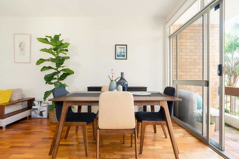 Bright And Spacious Apartment Near Bronte Beach - New South Wales Tourism  3