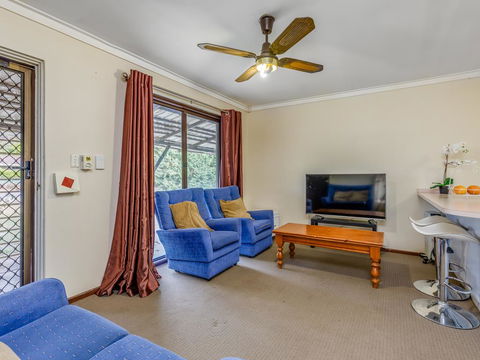 Bright, Neat & Convenient House - New South Wales Tourism  0