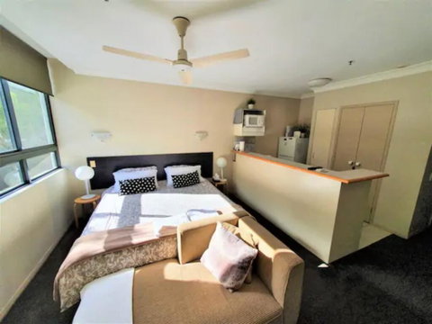 Brisbane City Resort Style Studio Waterfront Apartment - WINTER SPECIAL! - New South Wales Tourism  1
