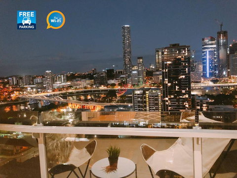 Brisbane One 3 Beds Apartments - New South Wales Tourism  0