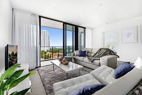 Broadbeach 2 Bedroom FREE WIFI, Netflix & Parking - New South Wales Tourism  1