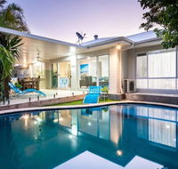 Broadbeach Waters Home With Private Pool - New South Wales Tourism 