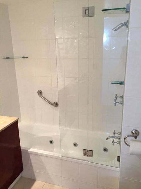 Broadwater Shores Waterfront Apartments - New South Wales Tourism  3