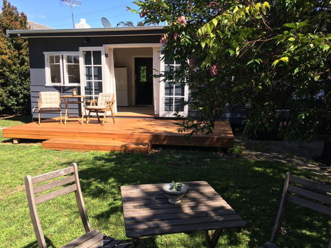 Burrill Lakeview Cottage - New South Wales Tourism  0