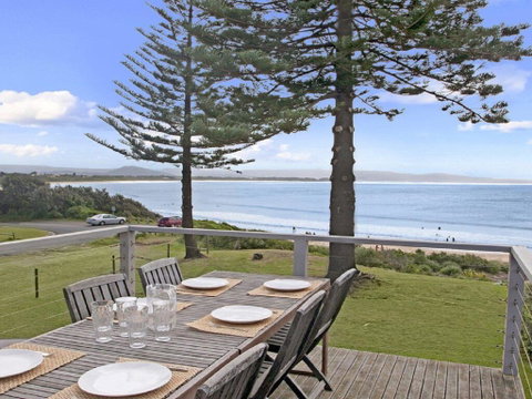 By The Sea - SPECIAL OFFER 3 FOR 2 - New South Wales Tourism  0