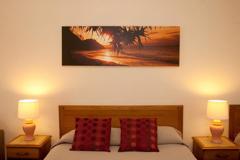 Byron Motor Lodge Motel - New South Wales Tourism  1