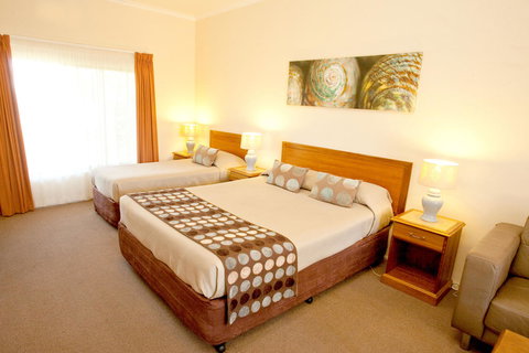 Byron Motor Lodge Motel - New South Wales Tourism  2