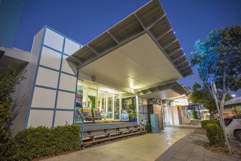 Cairns Central YHA - New South Wales Tourism  1