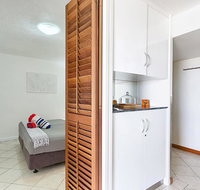 Cairns Esplanade Apartment - New South Wales Tourism 