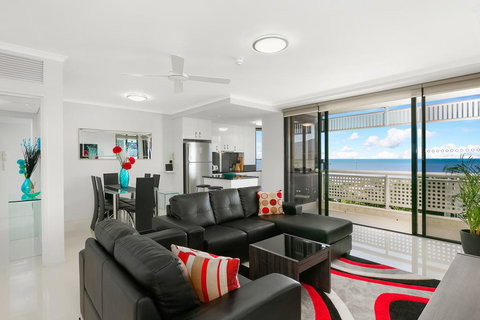 Cairns Luxury Seafront Apartment - New South Wales Tourism  0