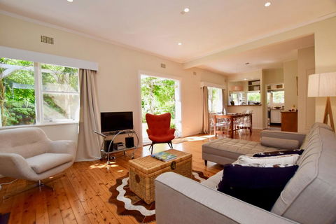 Calamandah House Of Blackheath - New South Wales Tourism  2