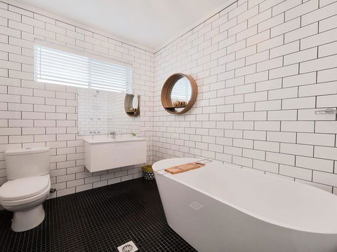 Callala Dreaming - Mid Century Beach House - New South Wales Tourism  1
