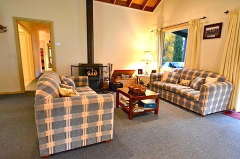 Camellia Lodge - New South Wales Tourism  3