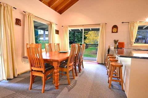 Camellia Lodge - New South Wales Tourism  0