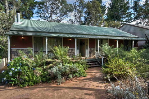 Camelot - New South Wales Tourism  0