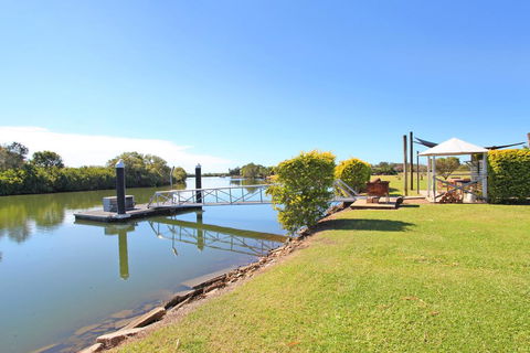 Campbell 7 - Large Queenslander On Maroochy River - New South Wales Tourism  2