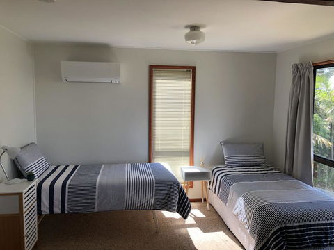 Canberra Cres 42 Burrill Lake - New South Wales Tourism  1