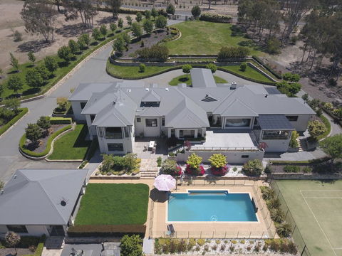 Canberra Luxury Estate - New South Wales Tourism  0