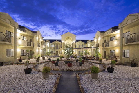 Canberra Parklands Central Apartment Hotel - New South Wales Tourism  1
