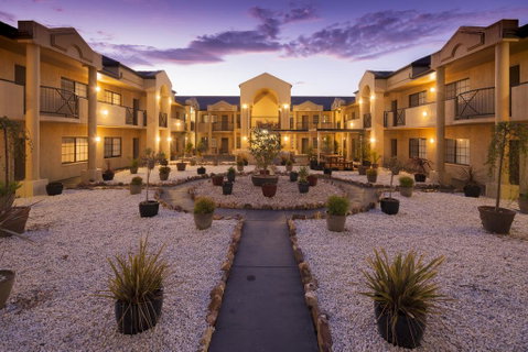 Canberra Parklands Central Apartment Hotel - New South Wales Tourism  0