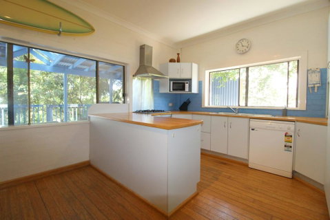 Cape Cod Beach House, 25 Skyline Crescent - New South Wales Tourism  2