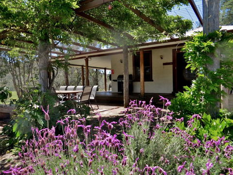 Capertee National Park Cottages - New South Wales Tourism  3