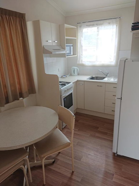 Caracourt Caravan Park - New South Wales Tourism  3