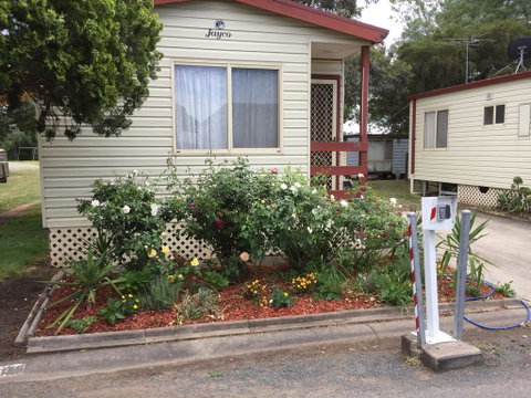 Caracourt Caravan Park - New South Wales Tourism  0