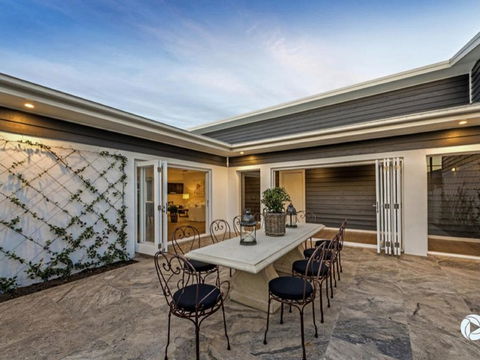 Casa Royale - New South Wales Tourism  2
