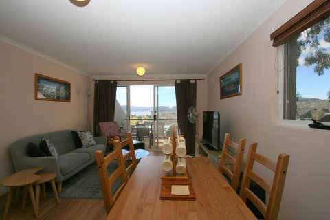 Cascades 13/3 Kurrajong Street - New South Wales Tourism  1