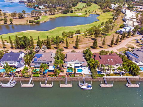 Castaway At The Greens - New South Wales Tourism  2