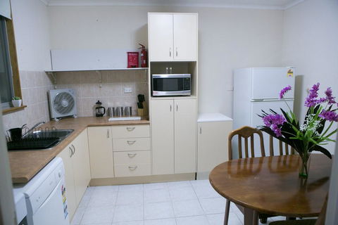 Cave Place Units - New South Wales Tourism  1