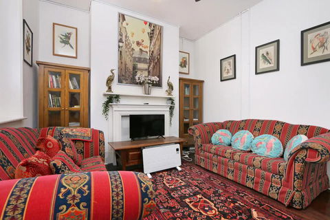 Central Heritage Building In Fremantle Sleeps 6 - New South Wales Tourism  0