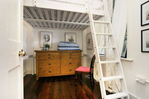 Central Heritage Building In Fremantle Sleeps 6 - New South Wales Tourism  3