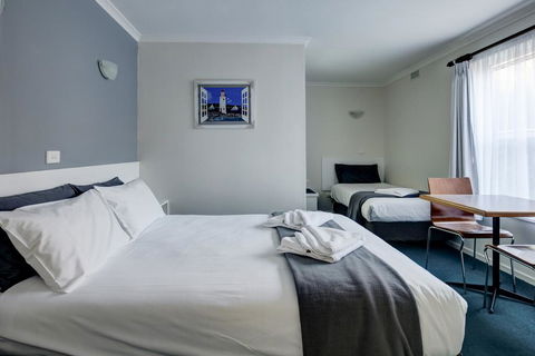 Central Motel Port Fairy - New South Wales Tourism  1