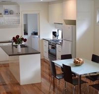 Champagne Stays Apartment - New South Wales Tourism 