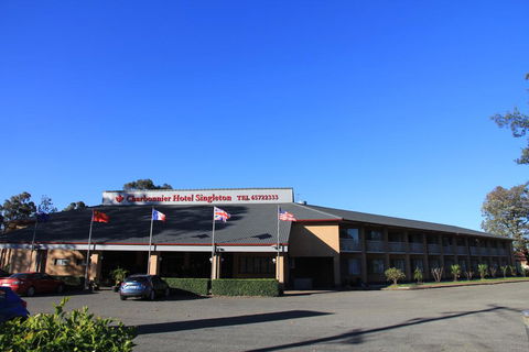 Charbonnier Motor Inn - New South Wales Tourism  1