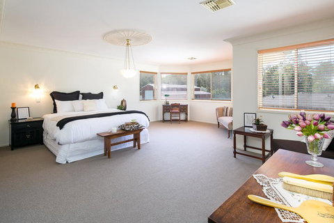 Charming Brisbane Acreage Pool - New South Wales Tourism  2