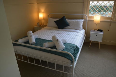 Charming Miners Cottage In The Hip City Of Geelong - New South Wales Tourism  0
