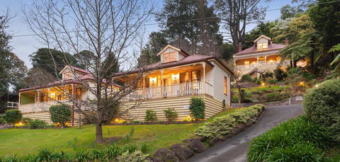 Charnwood Cottages In Warburton - New South Wales Tourism  0