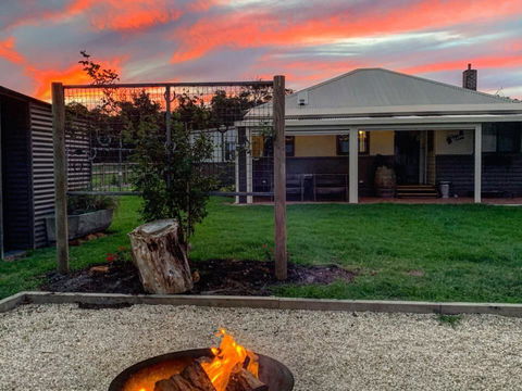 Chesterfarm And Stables - New South Wales Tourism  2