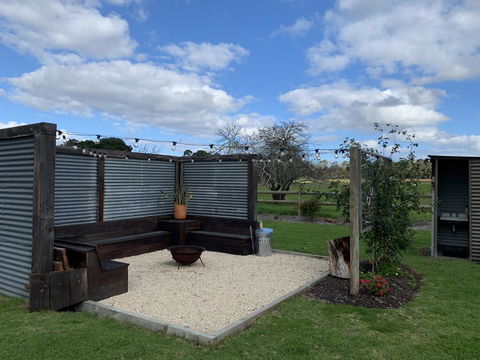 Chesterfarm And Stables - New South Wales Tourism  0