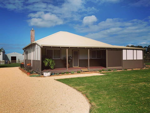 Chesterfarm And Stables - New South Wales Tourism  1