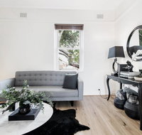 Chic Woollahra Pied--Terre with Parking - New South Wales Tourism 
