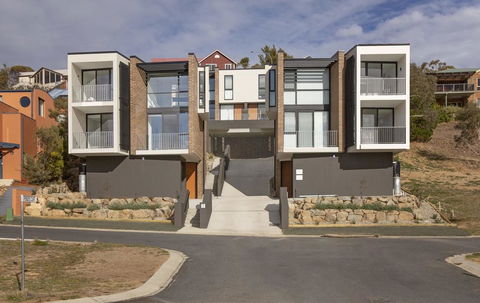 Chilam 'D' - Architecturally Designed - New South Wales Tourism  0
