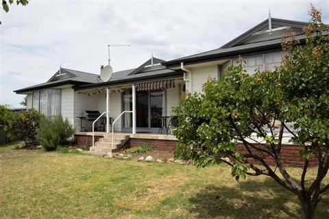 Chillax - New South Wales Tourism  0