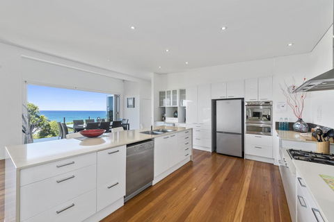 Cinque Terre Beach House - New South Wales Tourism  3