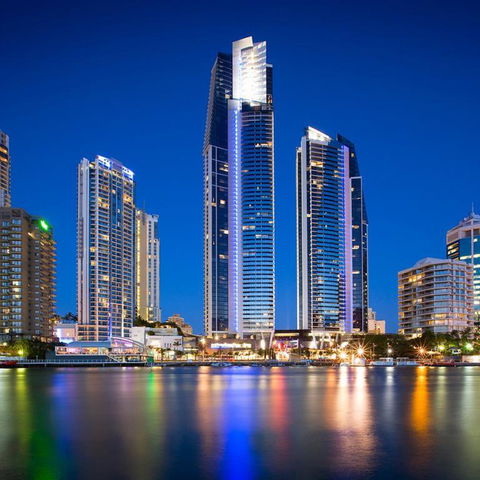 Circle On Cavil Holidays Gold Coast - New South Wales Tourism  3