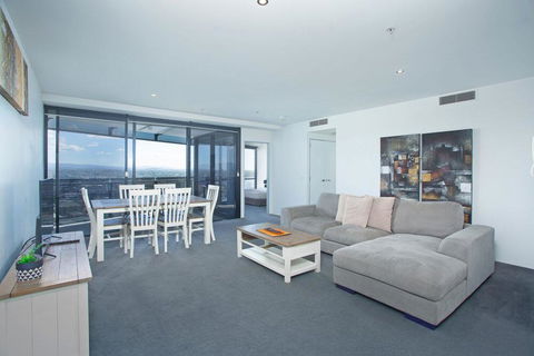 Circle On Cavill - Private Apartments - New South Wales Tourism  2